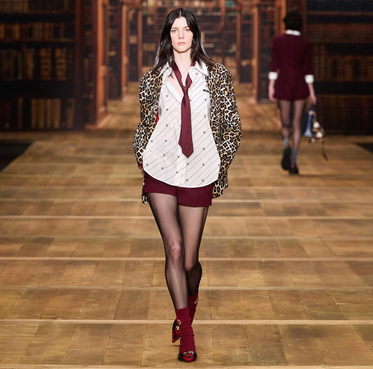 Elisabetta Franchi chaqueta cruzada de crepe animal print