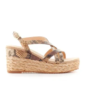 Sandalias cuña Alma Blue marrones con animal print en tiras