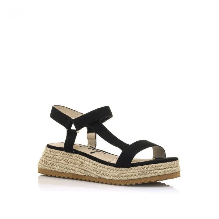 Sandalias plataformas Mustang de color negro con cuña de efecto yute