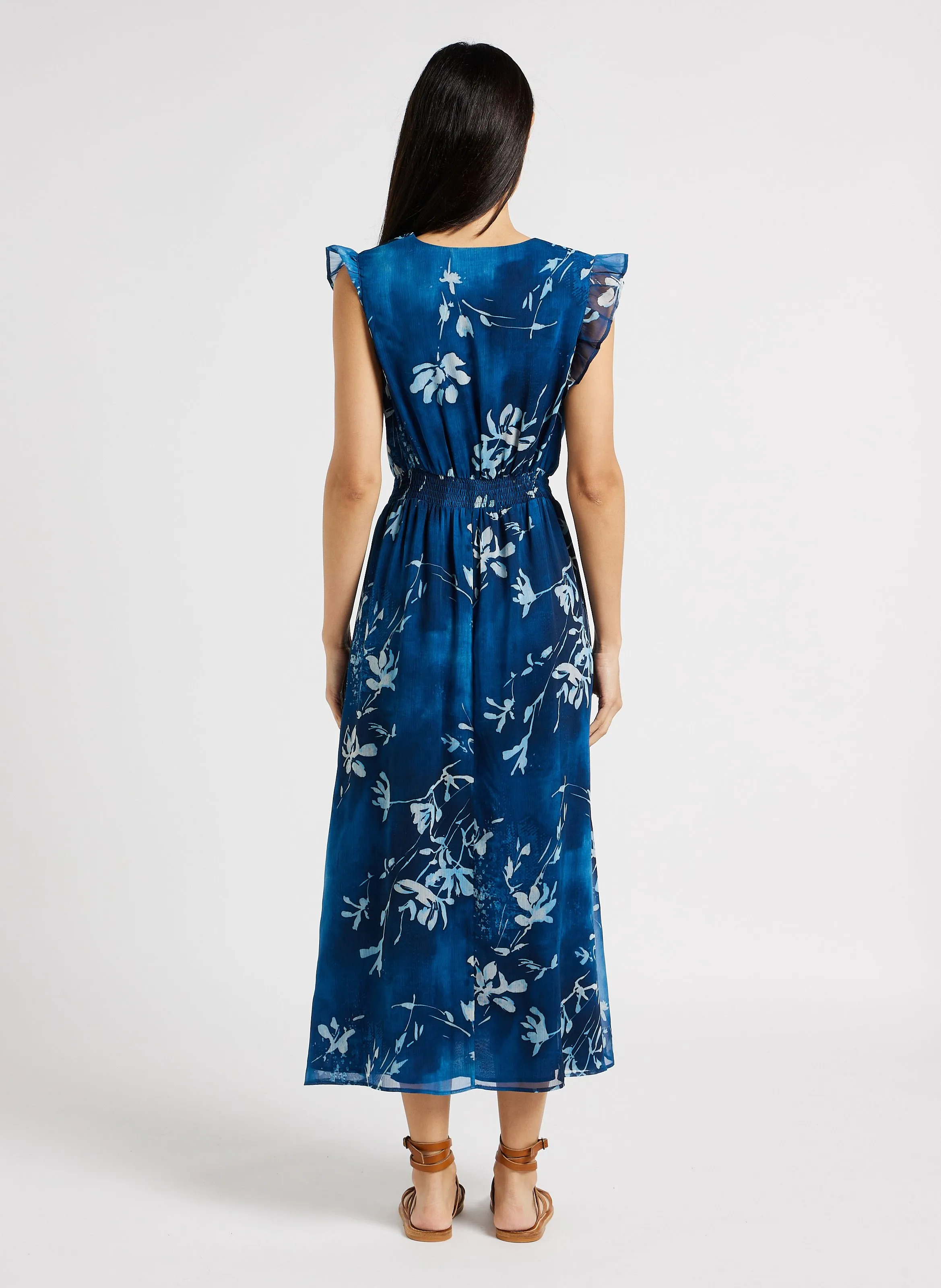 SUD EXPRESS RYOSOTIS - Vestido largo con cuello de pico y estampado floral en azul